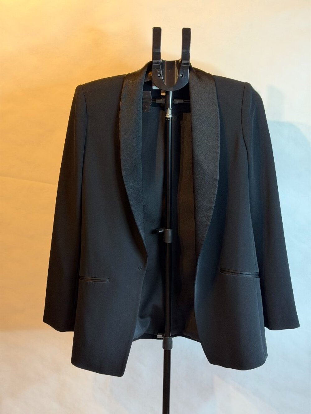 Elizabeth James Black Open Front Blazer Jacket